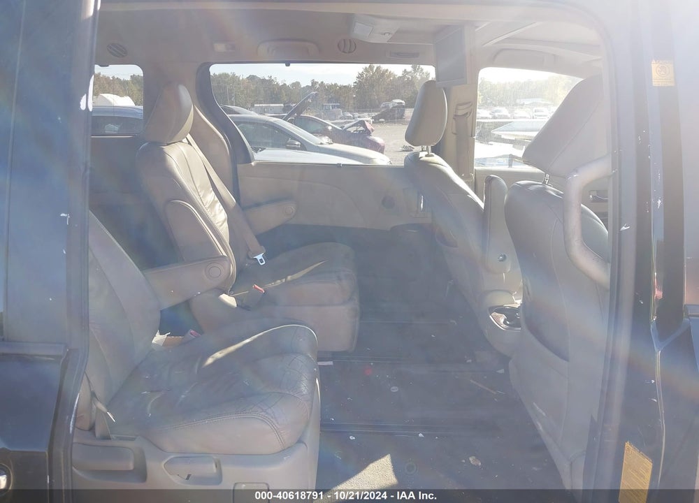 2011 TOYOTA SIENNA XLE LIMITED VIN: 5TDDK3DC7BS013118