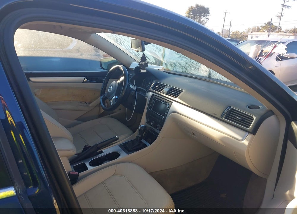 2013 VOLKSWAGEN PASSAT 2.5L SE VIN: 1VWBH7A39DC105611