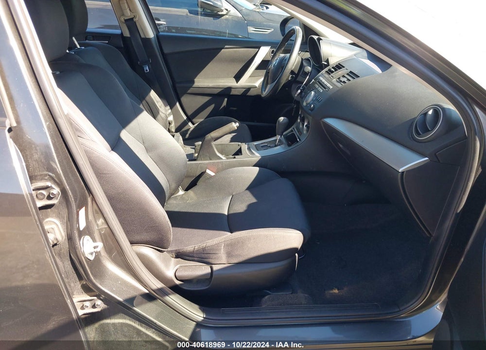 2011 MAZDA 3 S SPORT VIN: JM1BL1K51B1393762