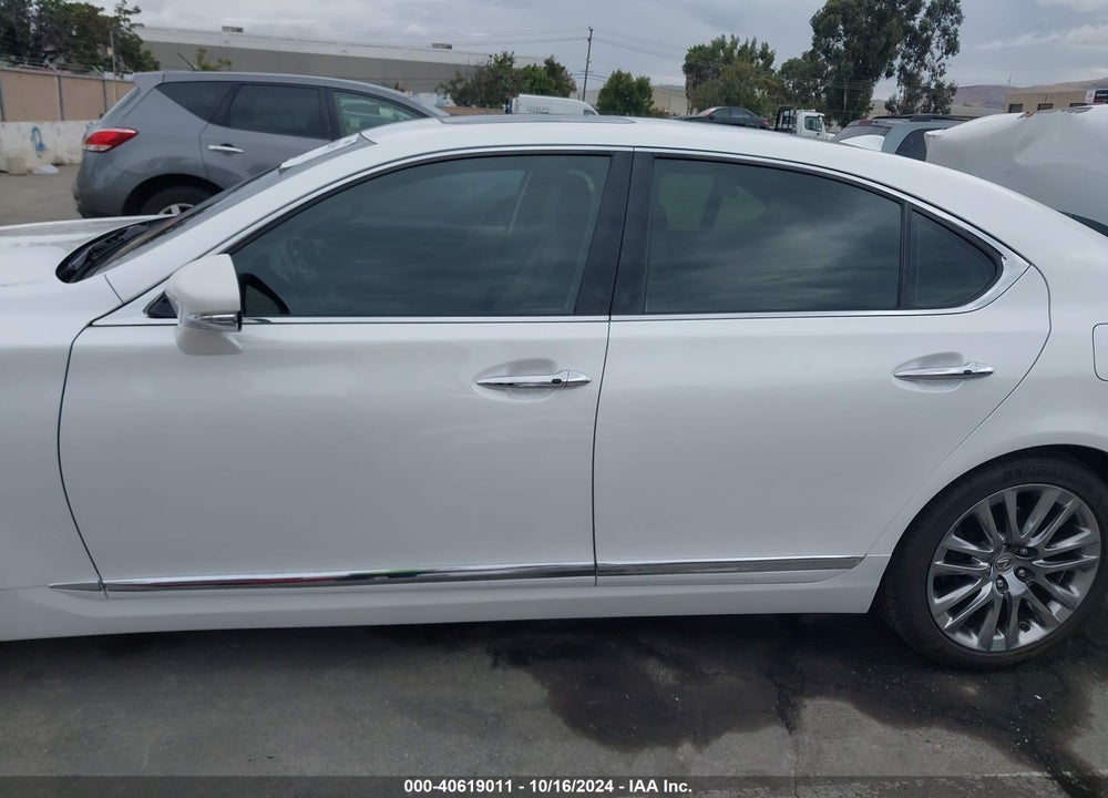 2017 LEXUS LS 460 VIN: JTHBL5EF2H5144477