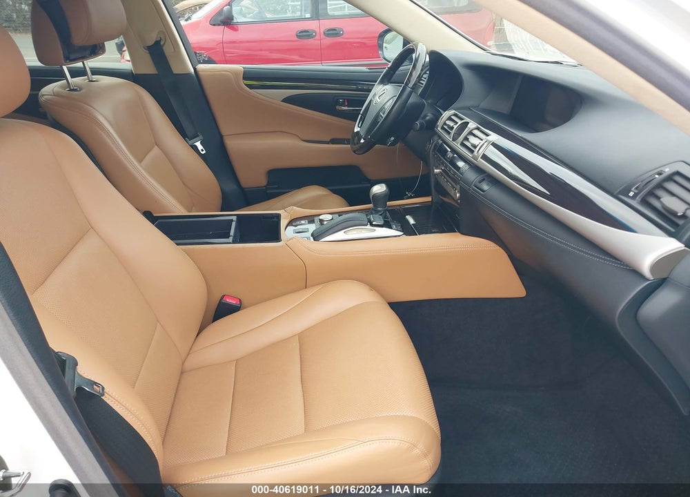 2017 LEXUS LS 460 VIN: JTHBL5EF2H5144477