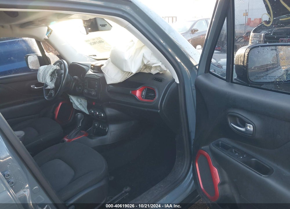 2017 JEEP RENEGADE TRAILHAWK 4X4 VIN: ZACCJBCB3HPG00584