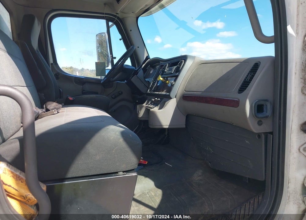 2008 FREIGHTLINER M2 106 MEDIUM DUTY VIN: 1FVACWDJ08HAA7645