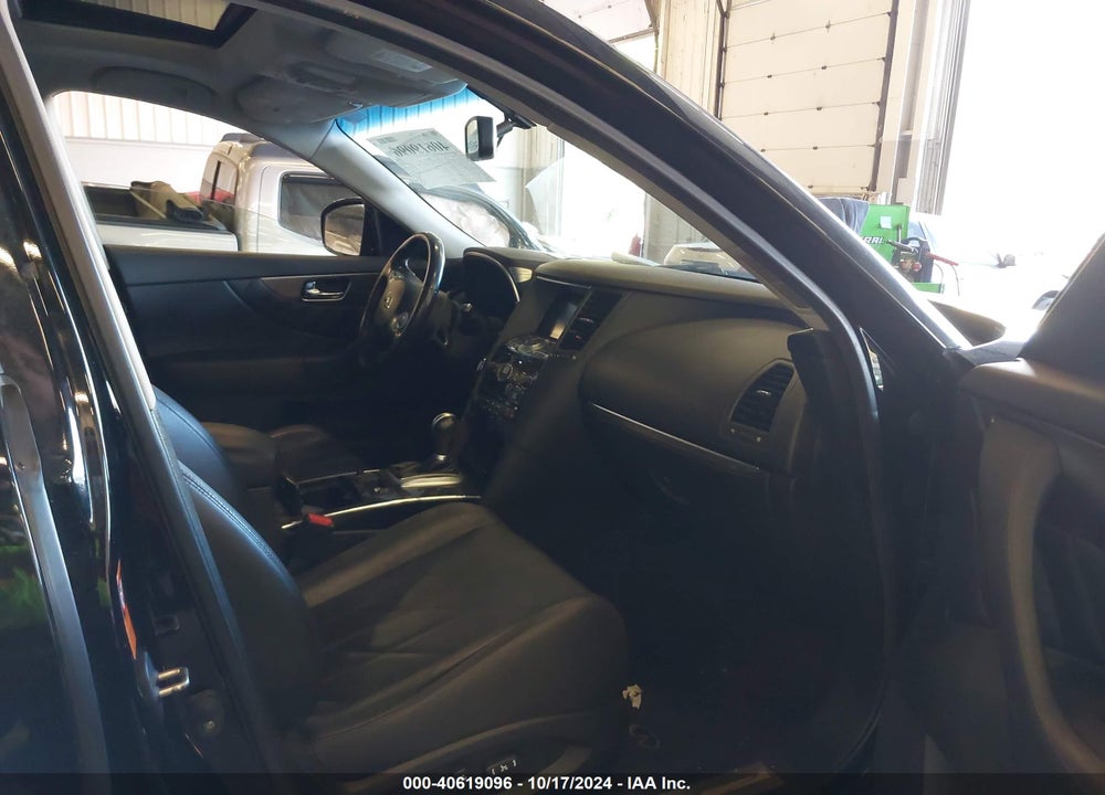 2009 INFINITI FX35 VIN: JNRAS18W99M156766