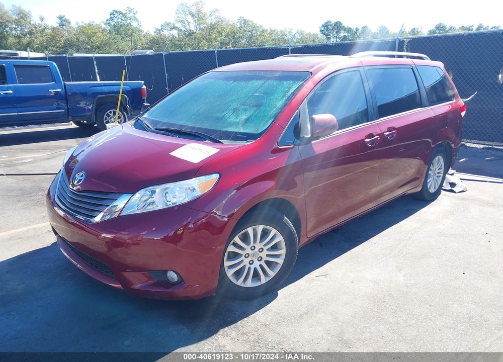 2014 TOYOTA SIENNA XLE V6 8 PASSENGER VIN: 5TDYK3DC4ES438737