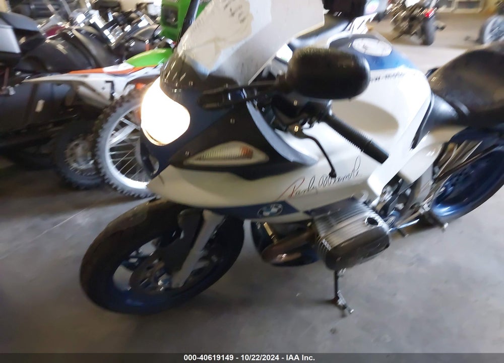 2004 BMW R1100 S VIN: WB10432A84ZB53321
