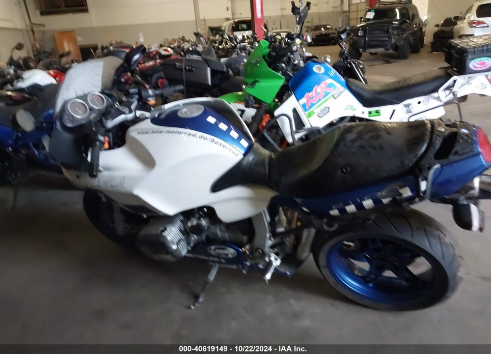 2004 BMW R1100 S VIN: WB10432A84ZB53321