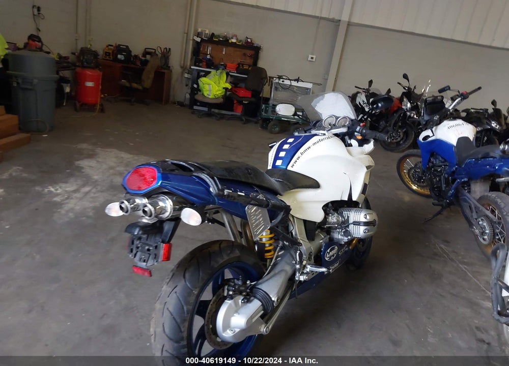 2004 BMW R1100 S VIN: WB10432A84ZB53321