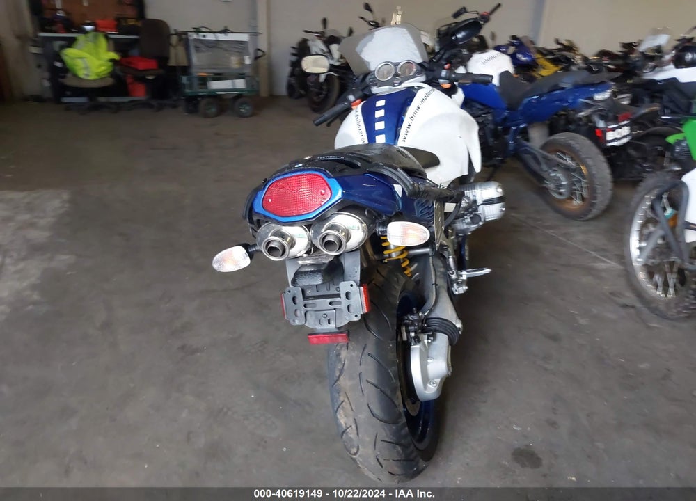 2004 BMW R1100 S VIN: WB10432A84ZB53321