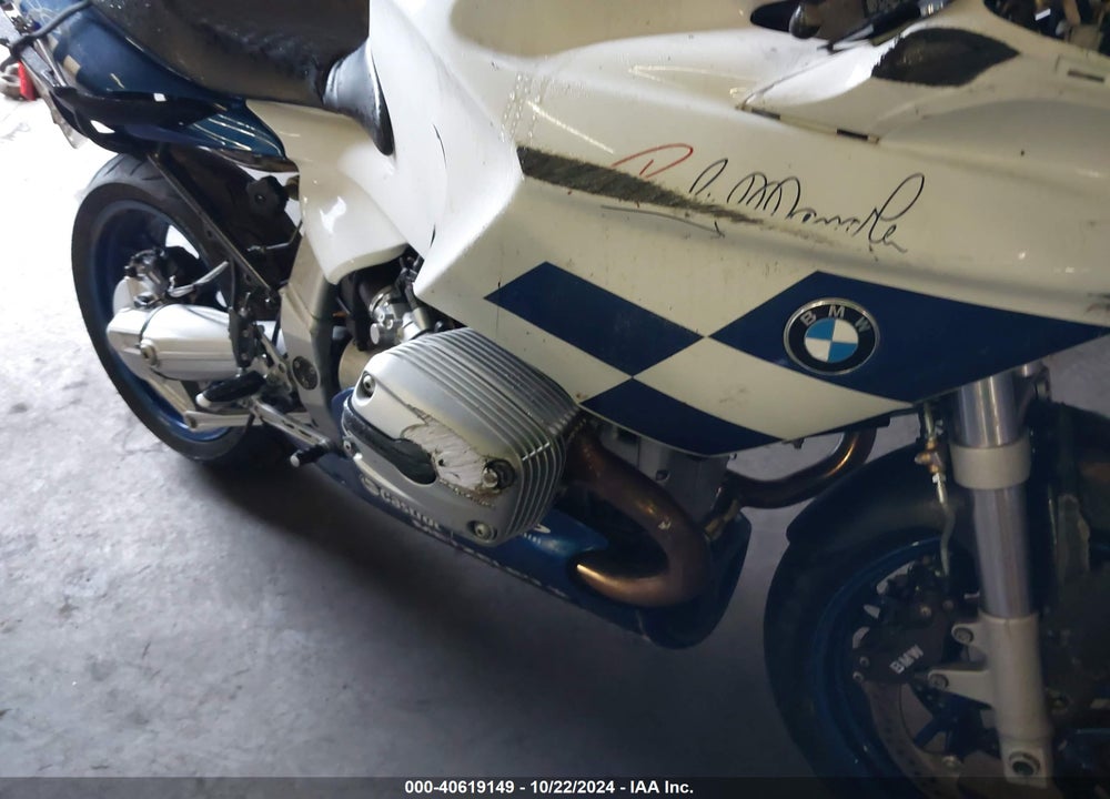 2004 BMW R1100 S VIN: WB10432A84ZB53321