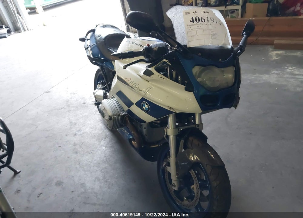 2004 BMW R1100 S VIN: WB10432A84ZB53321