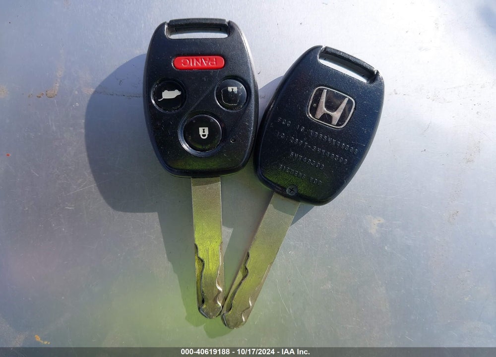 2014 HONDA PILOT LX VIN: 5FNYF4H28EB018107