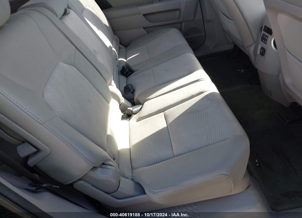 2014 HONDA PILOT LX VIN: 5FNYF4H28EB018107