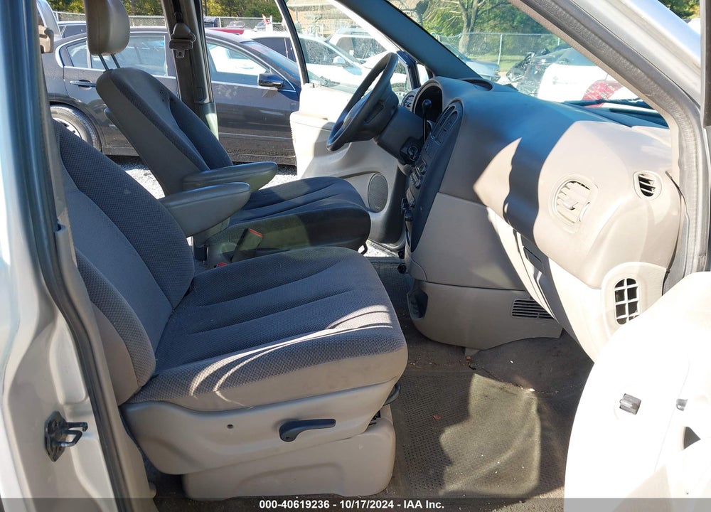 2001 DODGE CARAVAN SE VIN: 1B8GP25G11B116952