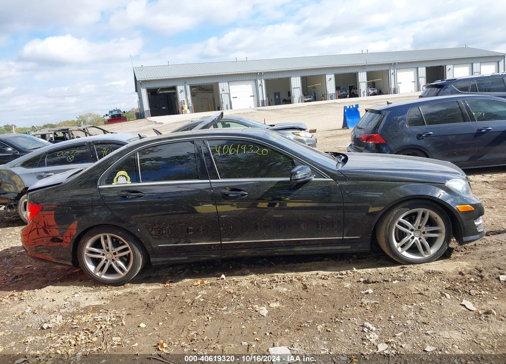2014 MERCEDES-BENZ C 250 LUXURY/SPORT VIN: WDDGF4HB5EA935726