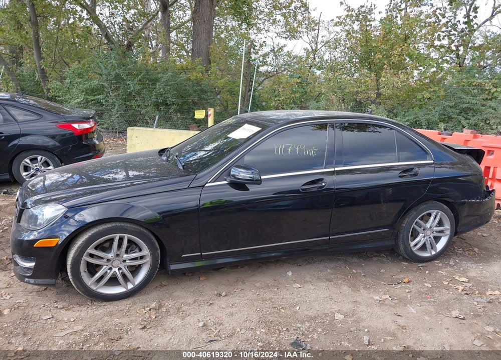 2014 MERCEDES-BENZ C 250 LUXURY/SPORT VIN: WDDGF4HB5EA935726