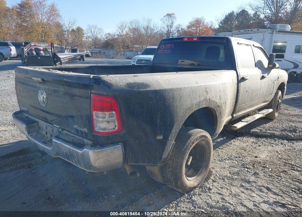 2019 RAM 3500 BIG HORN  4X4 8' BOX VIN: 3C63RRHL4KG702656