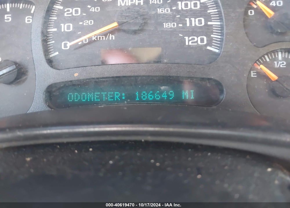 2004 CHEVROLET TAHOE LS VIN: 1GNEC13Z24J304306