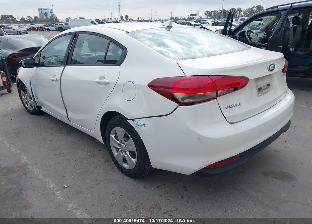 2018 KIA FORTE LX VIN: 3KPFK4A71JE182033