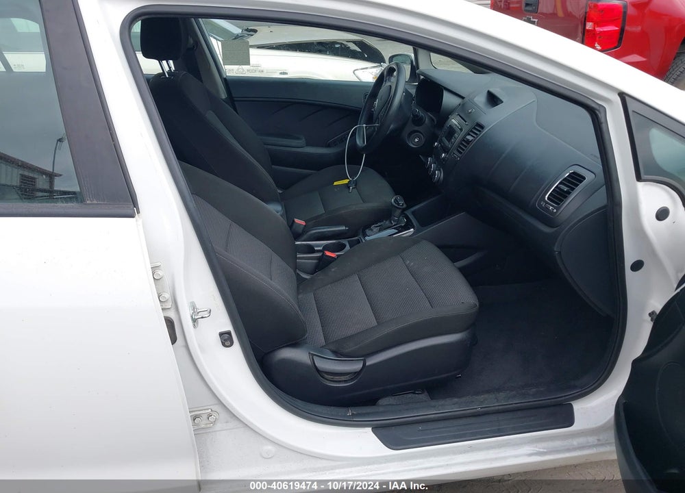 2018 KIA FORTE LX VIN: 3KPFK4A71JE182033