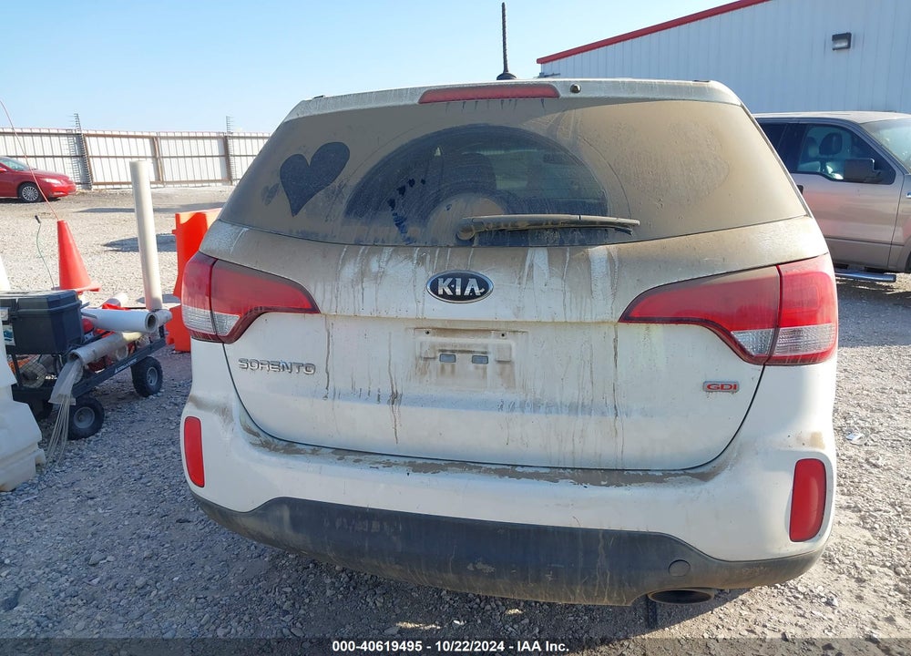 2015 KIA SORENTO LX VIN: 5XYKT3A66FG619130