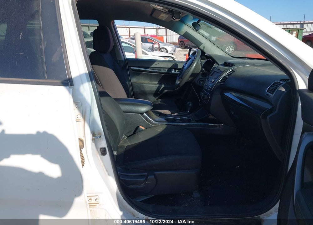 2015 KIA SORENTO LX VIN: 5XYKT3A66FG619130