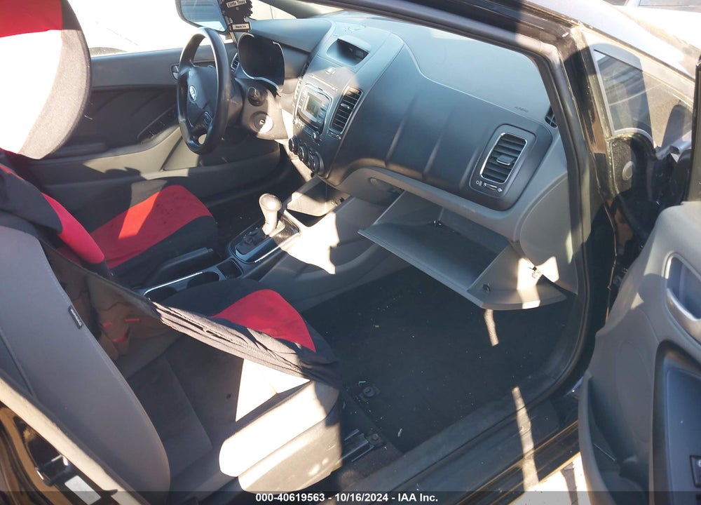 2017 KIA FORTE LX VIN: 3KPFK4A72HE114205