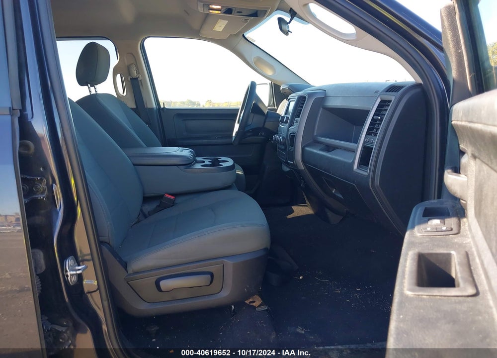 2018 RAM 1500 EXPRESS 4X4 6'4 BOX VIN: 1C6RR7FG1JS246708