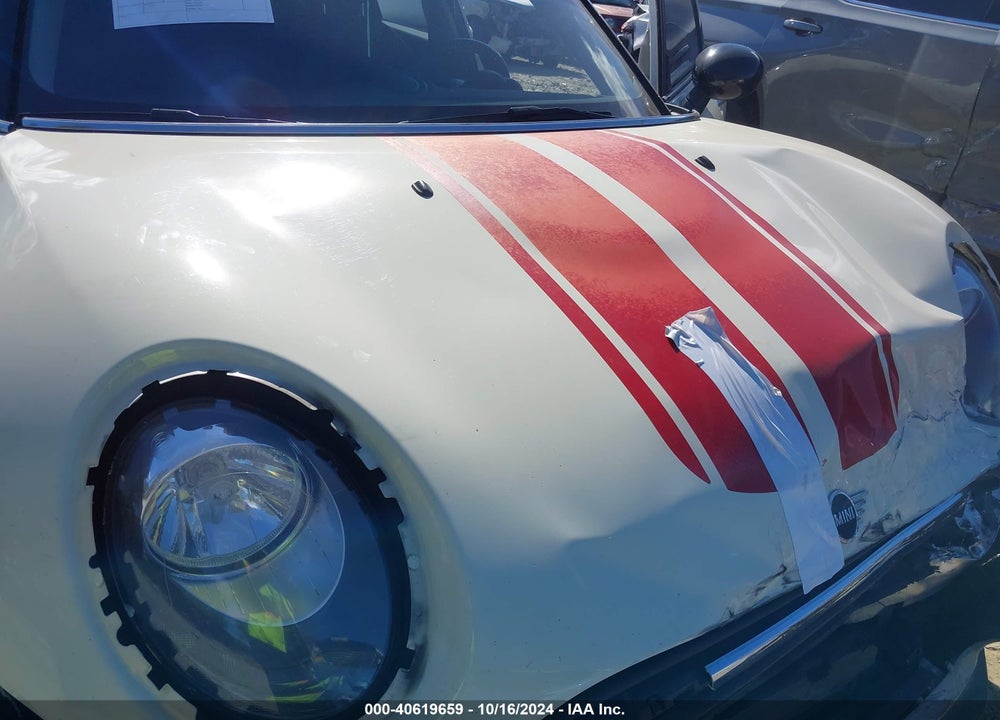 2019 MINI CLUBMAN COOPER VIN: WMWLN5C51K2E35054