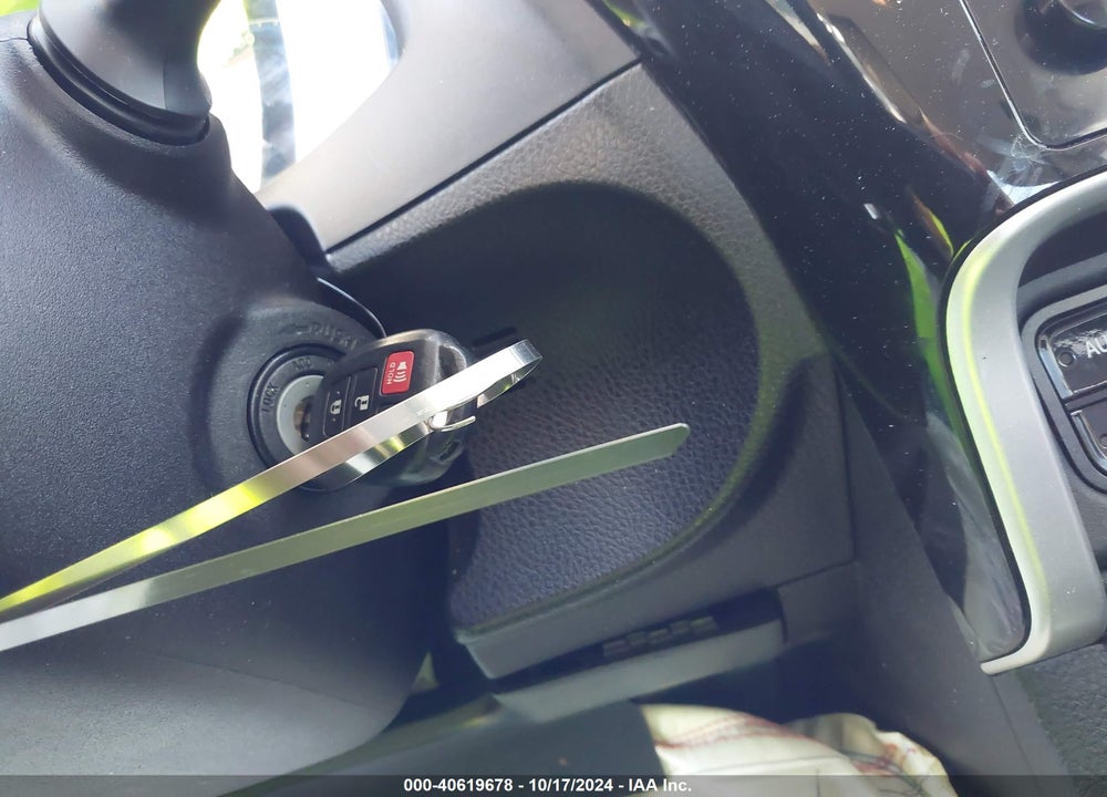 2019 TOYOTA COROLLA SE VIN: 5YFBURHE8KP943571
