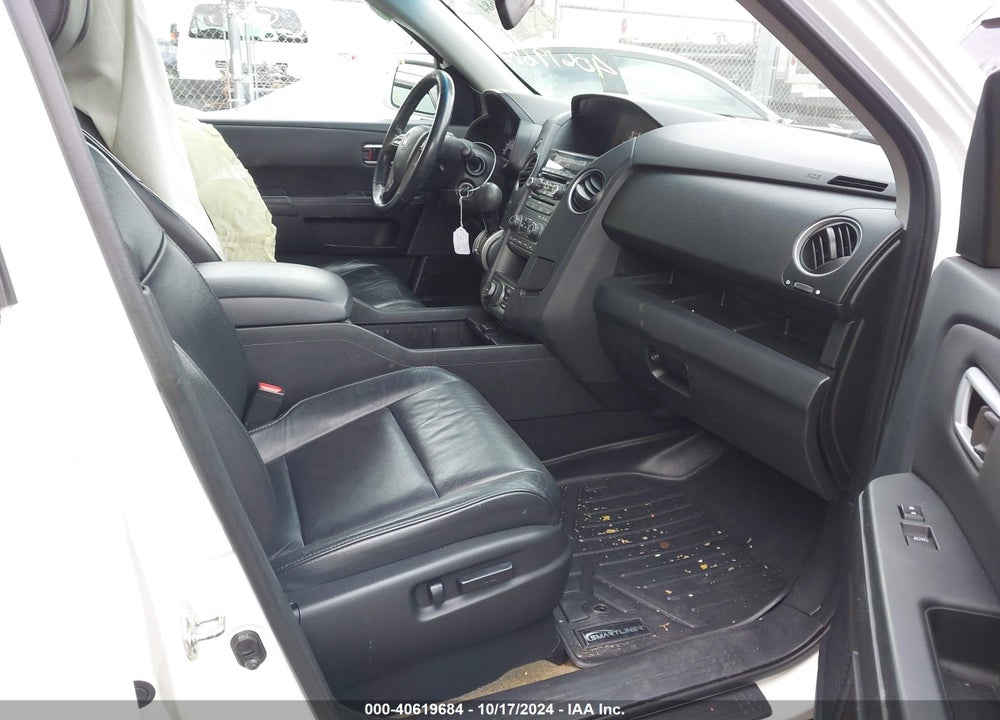 2015 HONDA PILOT TOURING VIN: 5FNYF4H99FB049526