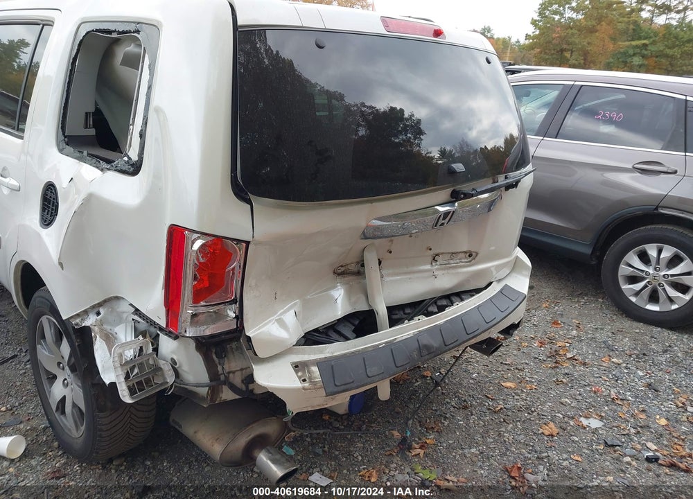 2015 HONDA PILOT TOURING VIN: 5FNYF4H99FB049526