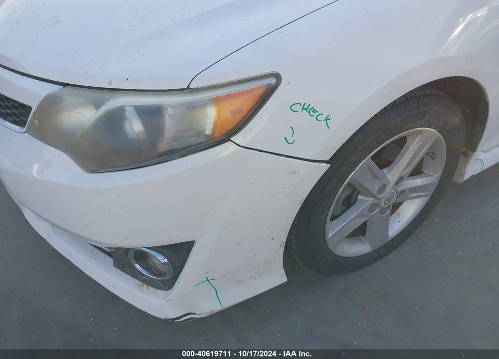 2013 TOYOTA CAMRY SE VIN: 4T1BF1FK8DU209700