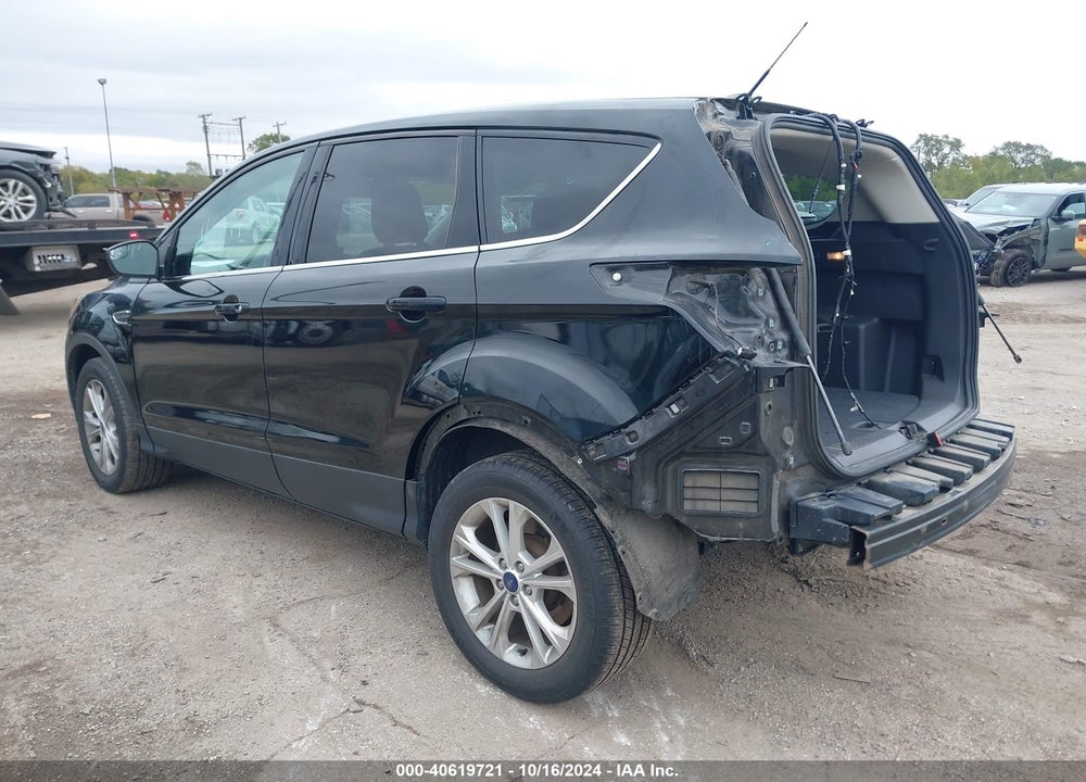 2018 FORD ESCAPE SE VIN: 1FMCU9GD5JUB10708