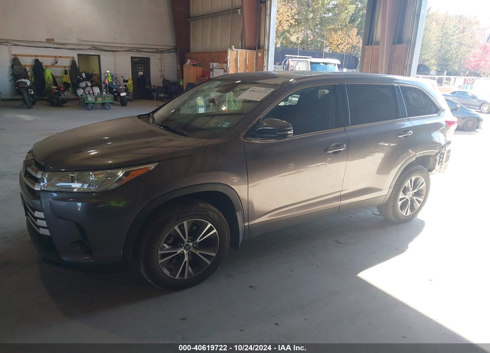 2019 TOYOTA HIGHLANDER LE VIN: 5TDBZRFH4KS929608