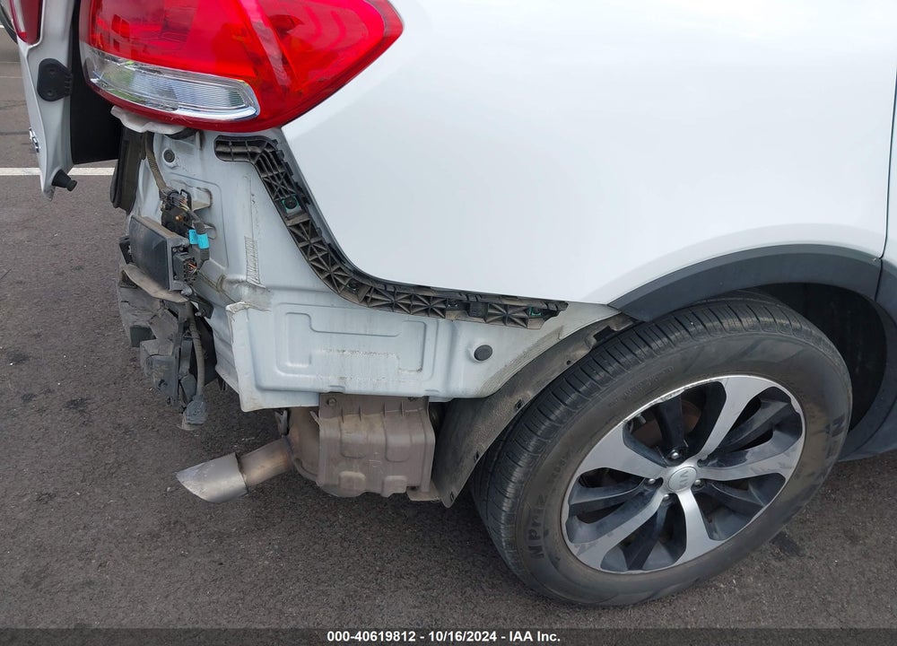 2017 KIA SORENTO 3.3L EX VIN: 5XYPH4A56HG275001