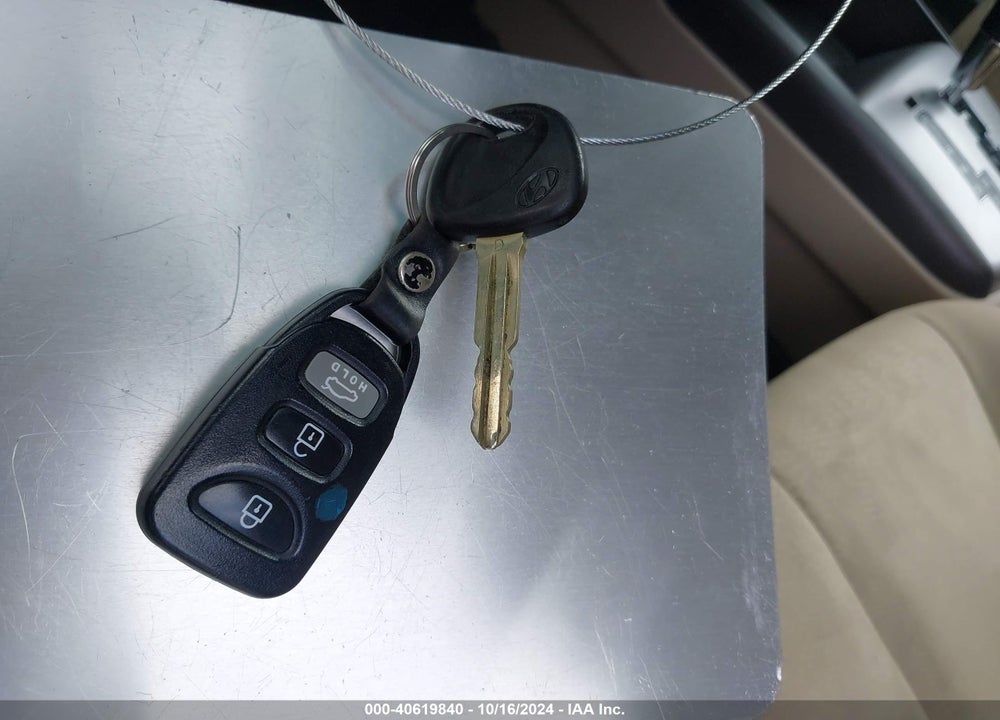 2010 HYUNDAI ELANTRA GLS VIN: KMHDU4AD1AU950839