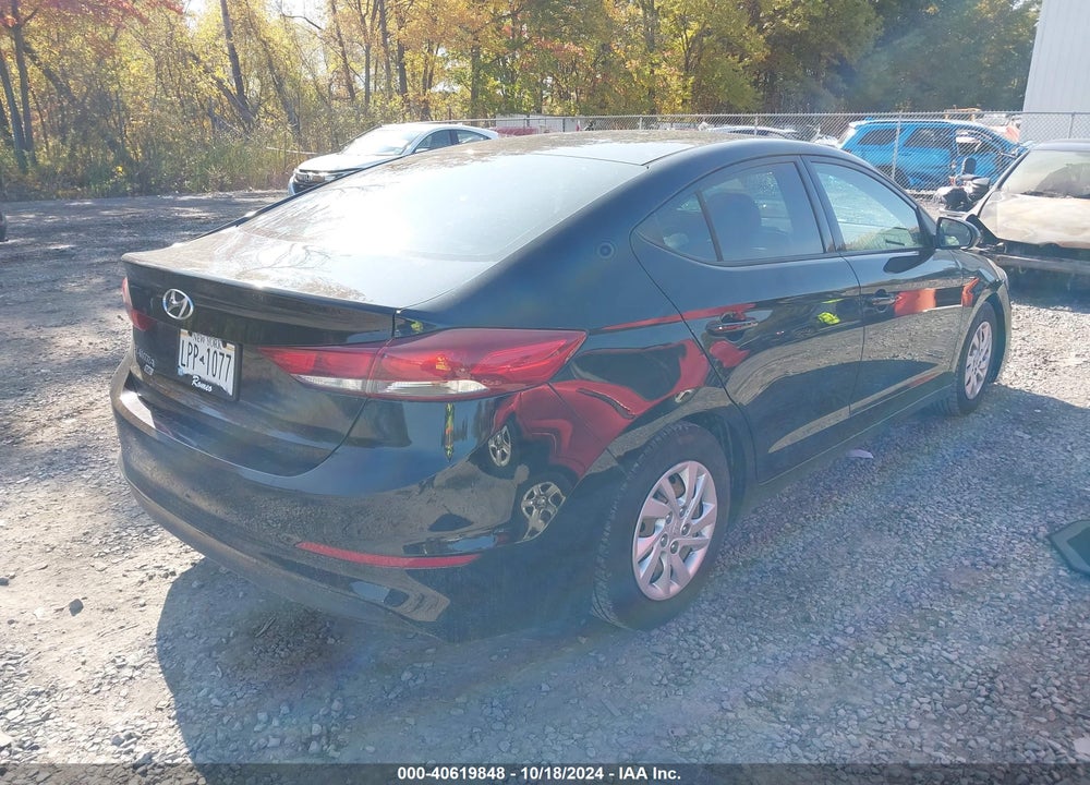 2018 HYUNDAI ELANTRA SE VIN: 5NPD74LF4JH351373