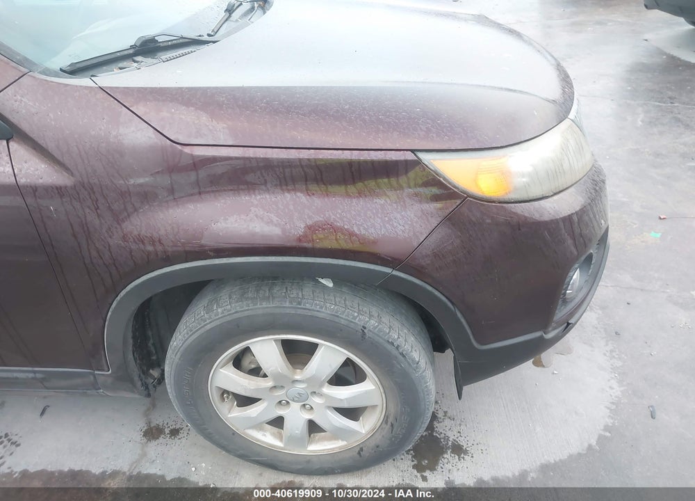 2013 KIA SORENTO LX VIN: 5XYKT3A66DG352956