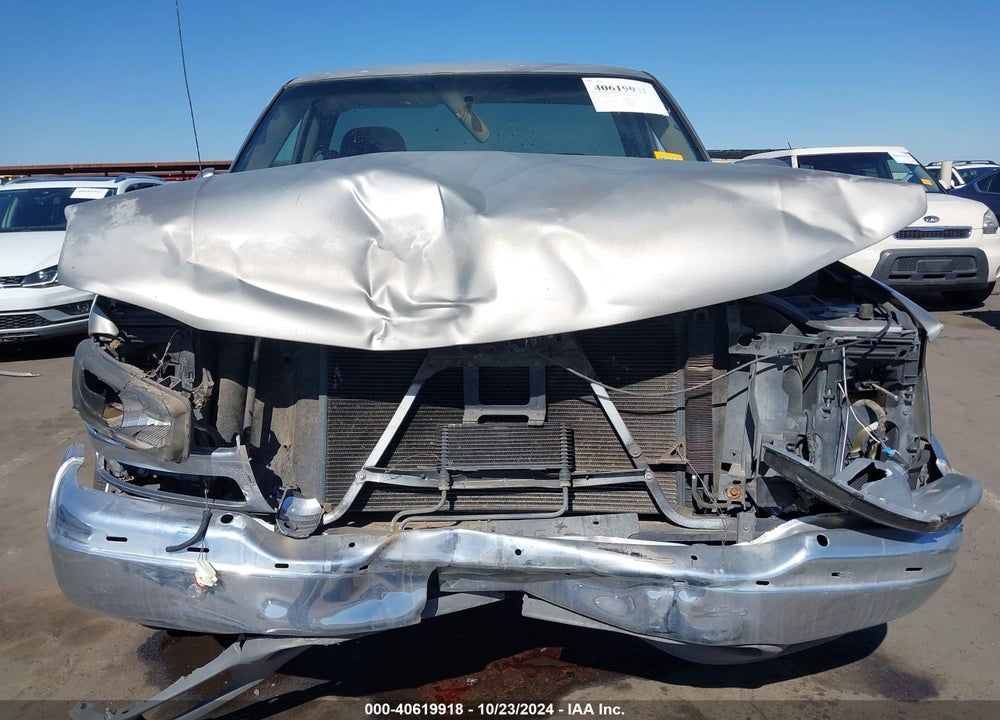 2000 GMC SIERRA 1500 SL VIN: 1GTEC14W0YZ223678
