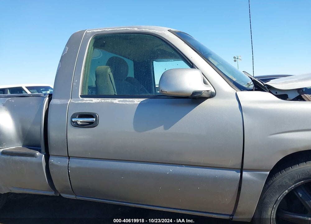 2000 GMC SIERRA 1500 SL VIN: 1GTEC14W0YZ223678