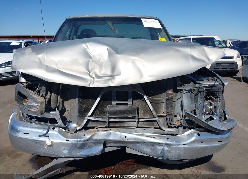 2000 GMC SIERRA 1500 SL VIN: 1GTEC14W0YZ223678