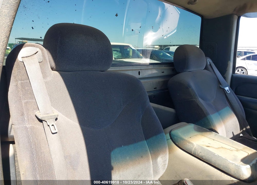 2000 GMC SIERRA 1500 SL VIN: 1GTEC14W0YZ223678