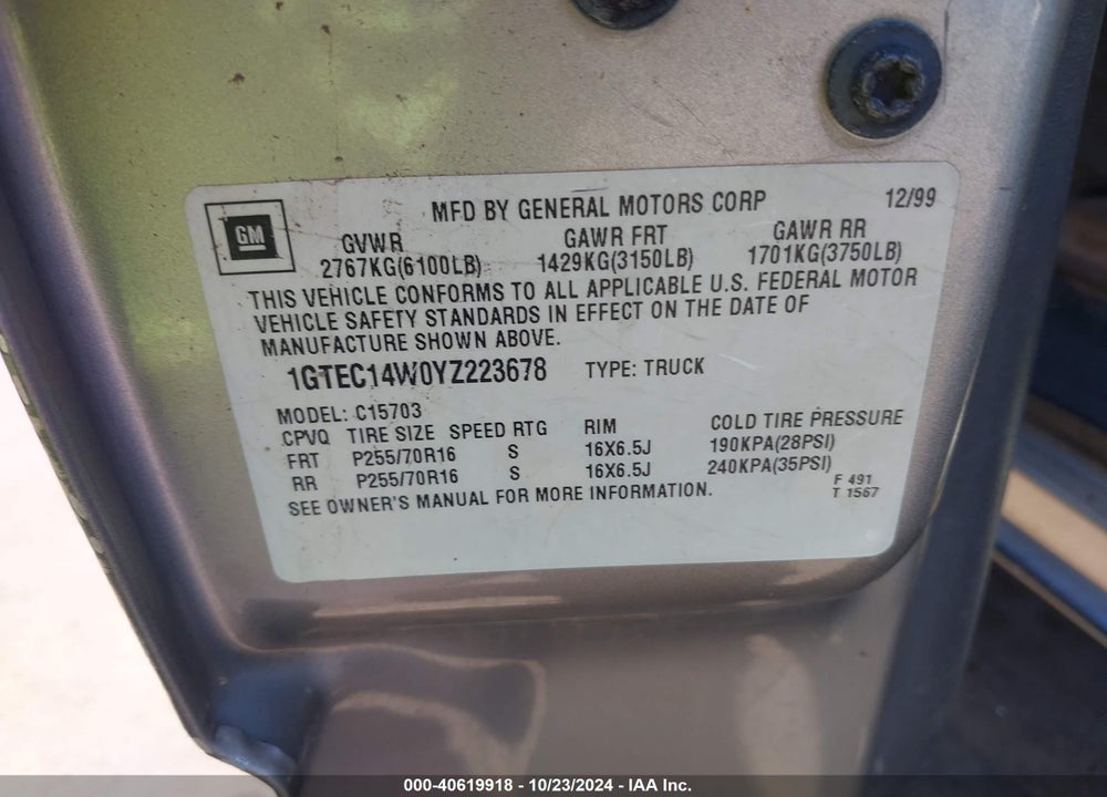 2000 GMC SIERRA 1500 SL VIN: 1GTEC14W0YZ223678