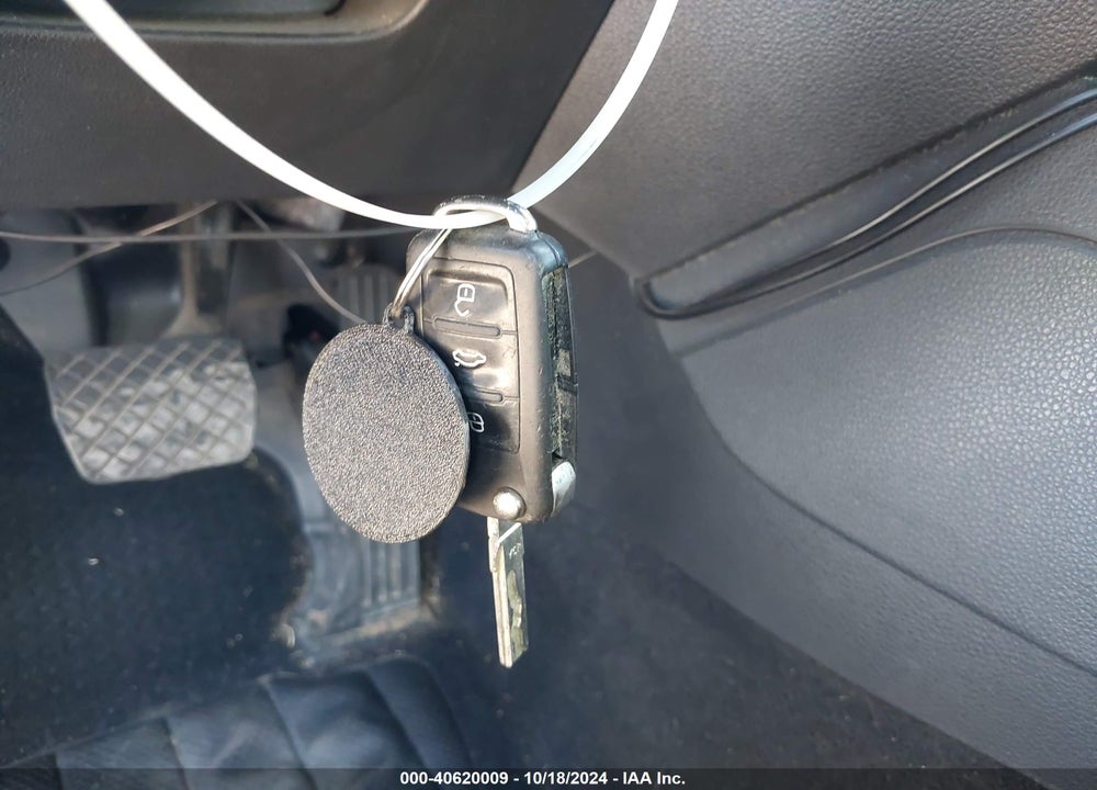 2015 VOLKSWAGEN JETTA 1.8T SE VIN: 3VWD17AJ0FM269956