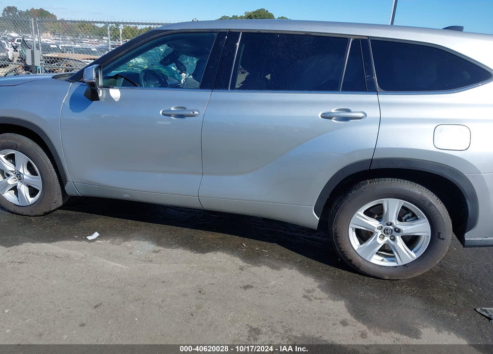 2022 TOYOTA HIGHLANDER VIN: 5TDZZRAH7NS558227