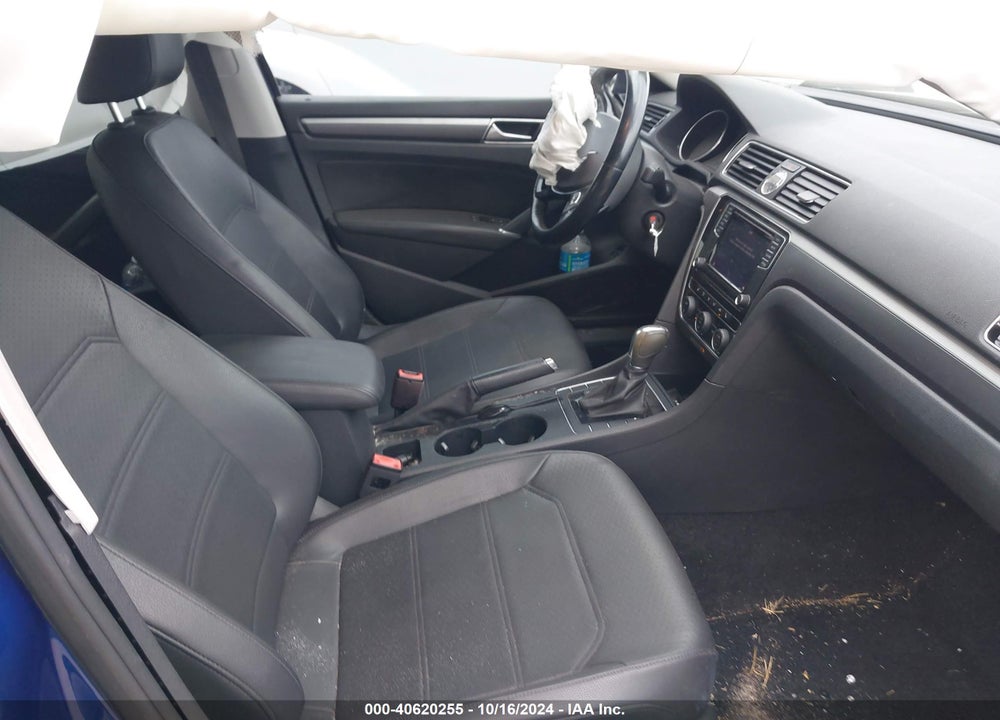 2017 VOLKSWAGEN PASSAT 1.8T R-LINE VIN: 1VWDT7A36HC006404