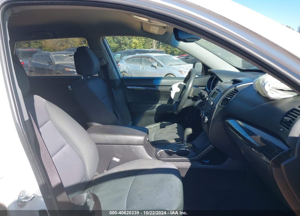 2012 KIA SORENTO LX VIN: 5XYKTDA68CG214095