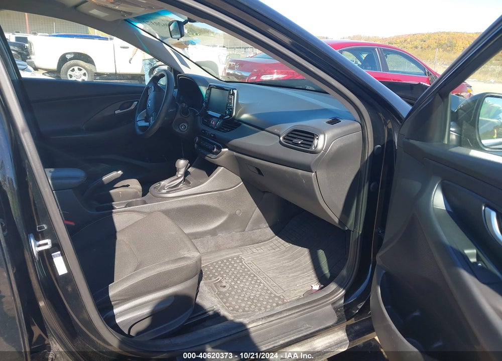 2018 HYUNDAI ELANTRA GT VIN: KMHH35LE9JU018985