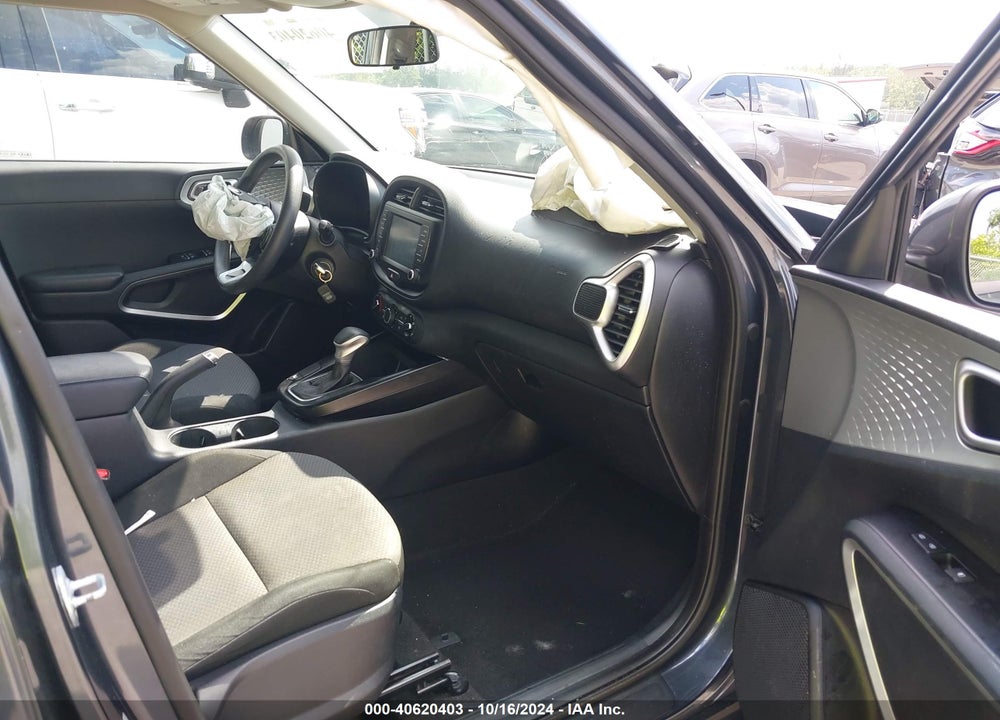 2020 KIA SOUL LX VIN: KNDJ23AU0L7106817